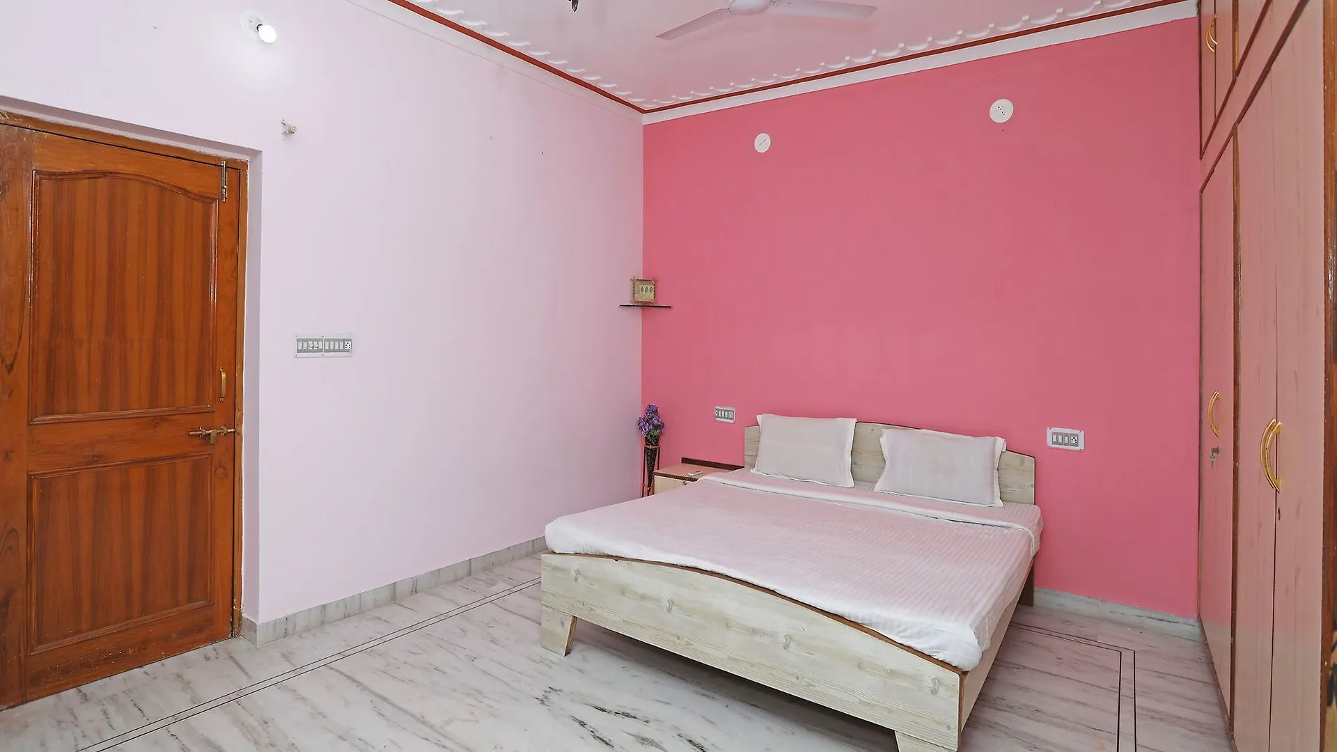 Διαμέρισμα Oyo Home 9773 Classic 3Bhk Villa Near Goverdhan Lake Ουνταϊπούρ