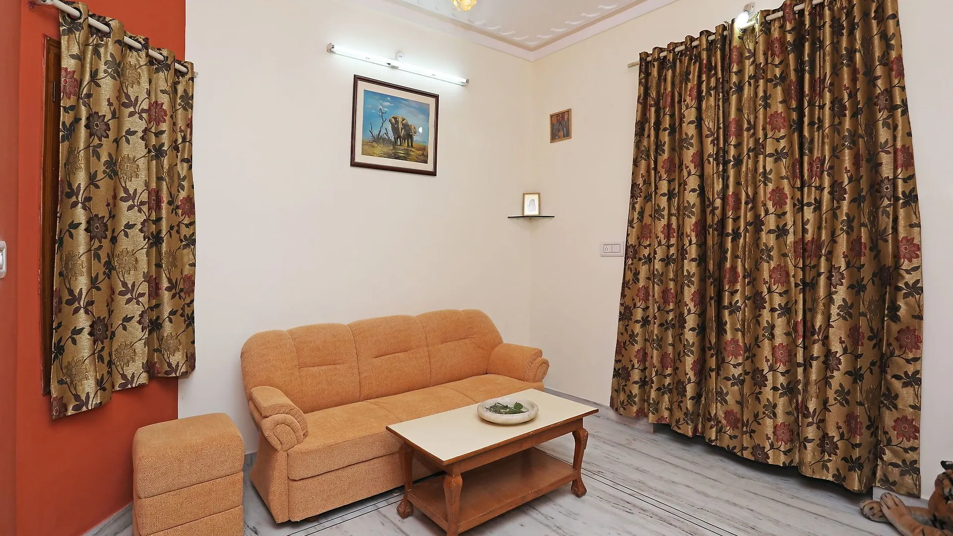 Διαμέρισμα Oyo Home 9773 Classic 3Bhk Villa Near Goverdhan Lake Ουνταϊπούρ